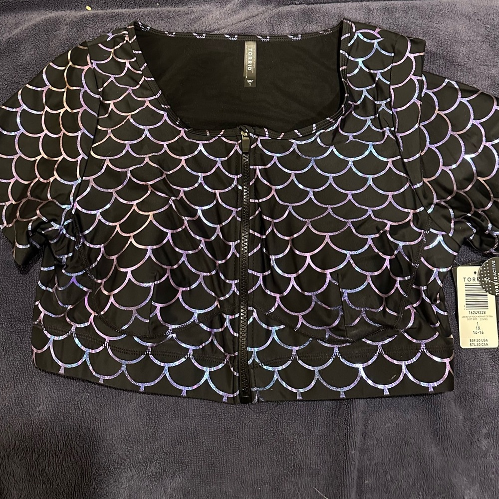 Torrid size 1 mermaid black bikini top zip up front. NOT with tags. Worn once